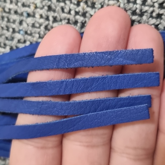 STEVE MADDEN Leather Fringe/Tassle Bag Charm Blue - Picture 2 of 4